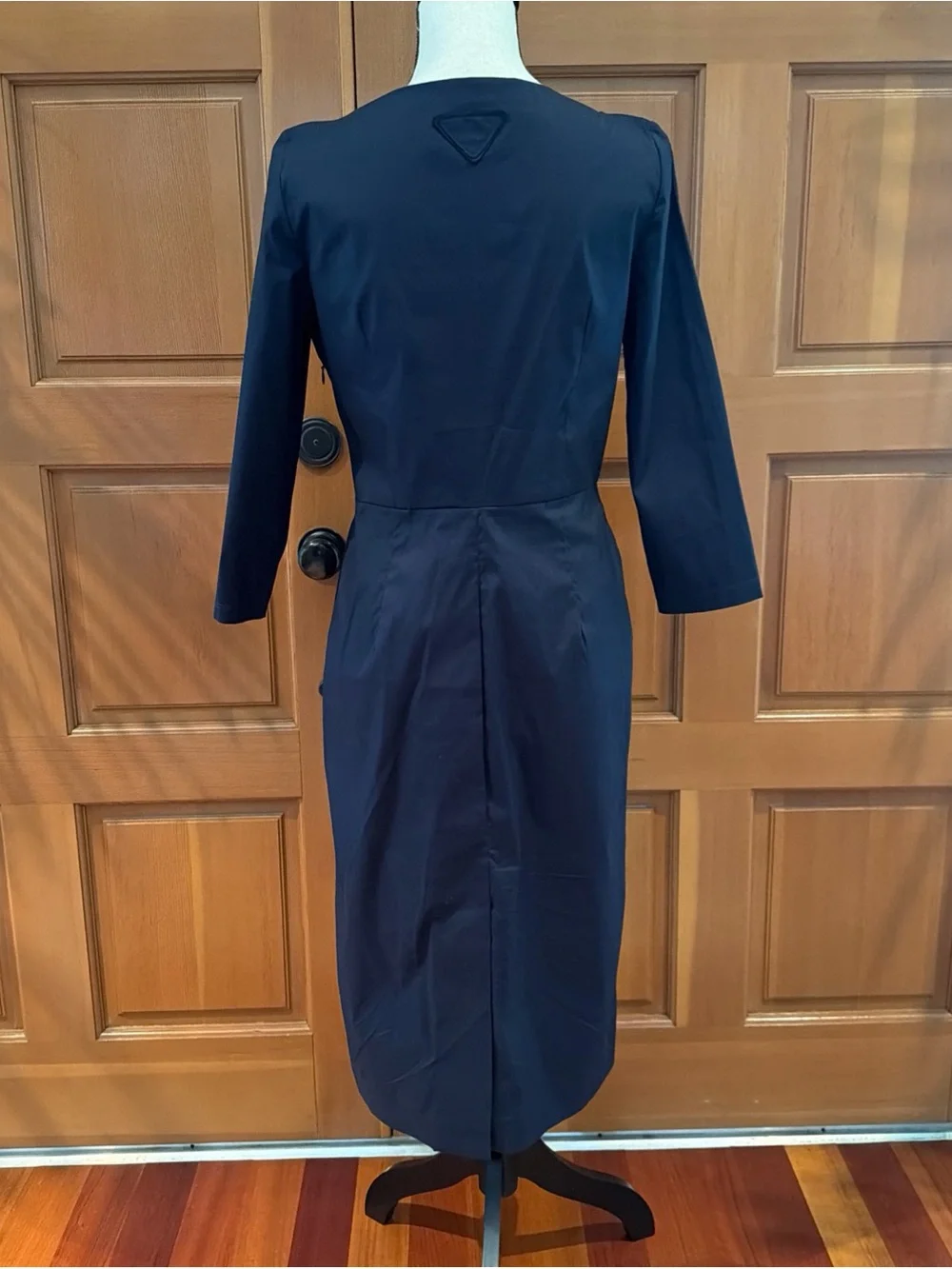 Prada Classic Navy Midi Dress with Three-Quarter Sleeves - Picture 4 of 16